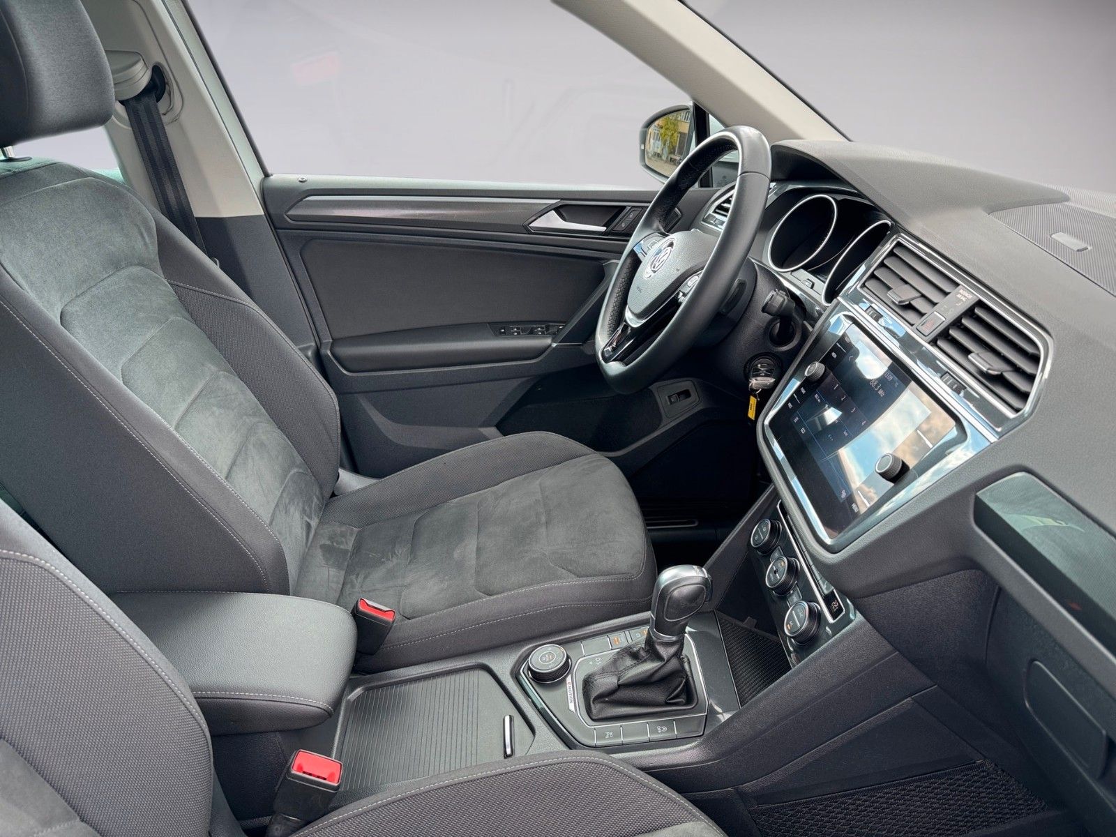 Fahrzeugabbildung Volkswagen Tiguan Highline 2.0 TSI 4Motion