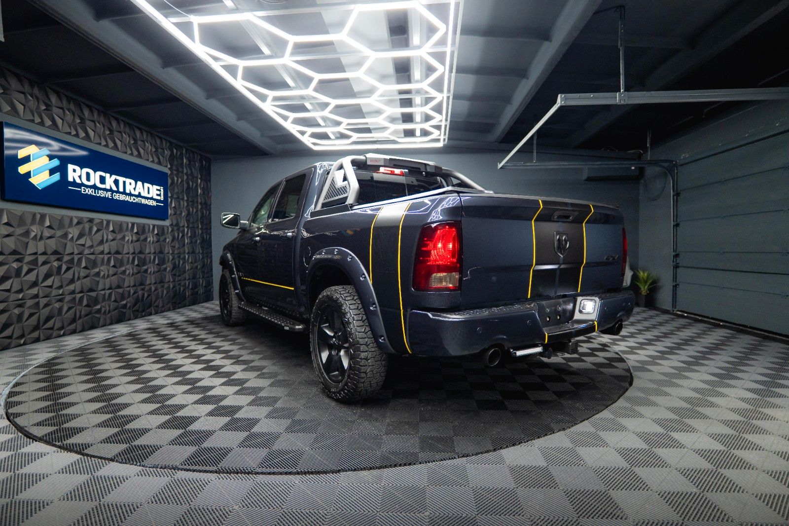 Fahrzeugabbildung Dodge RAM 5.7 V8 HEMI 4x4 OFFROAD Night-Paket *LED*AHK