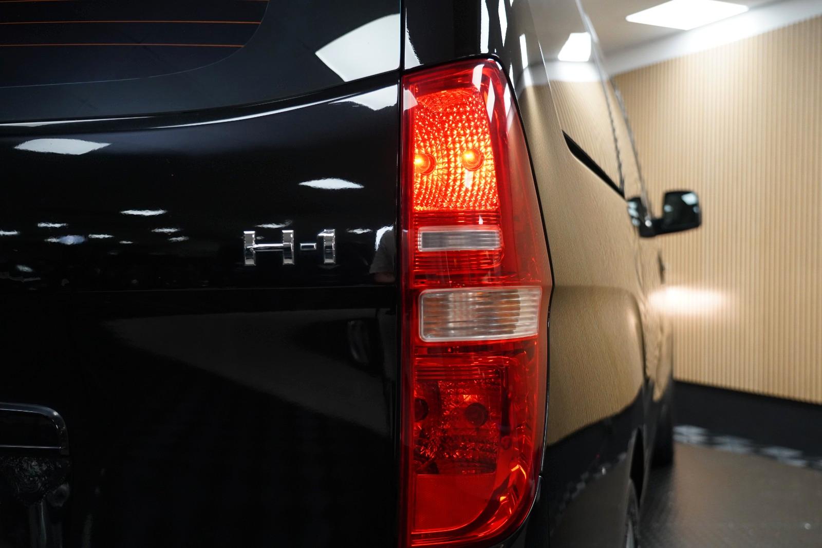 Hyundai H-1 2.5 CRDi Travel Premium +8-SITZER+LEDER+SHZ+