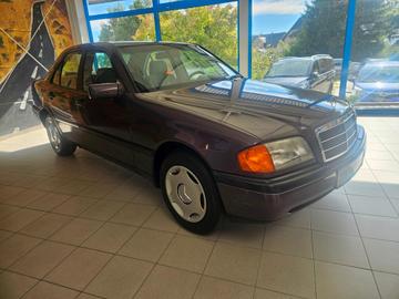 صورة 1 لـ 1993 Mercedes-BENZ C 220