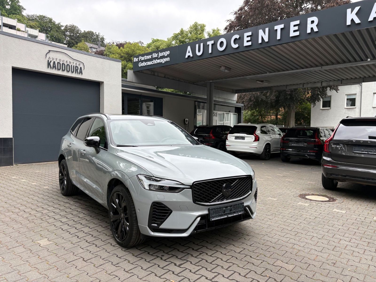 Volvo XC60 T6 FACEL Ultra Black Ed AHK Pano HUD 360 imagem 2