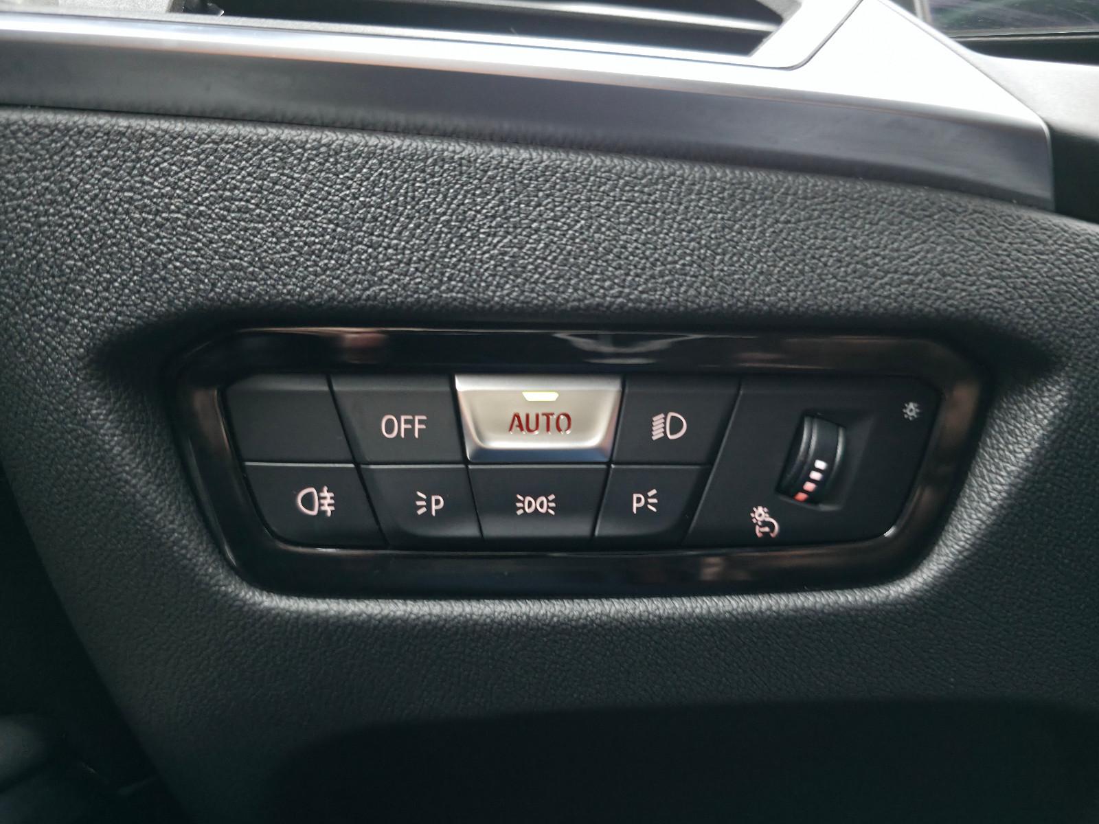 BMW 330i Touring Steptronic LED NAVI SHZ LHZ