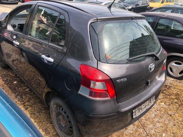 Toyota Yaris 1,0-l-VVT-i Life