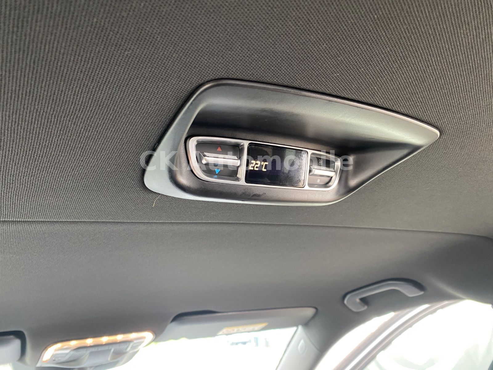 Fahrzeugabbildung Mercedes-Benz V 300 d EDITION 4MATIC lang/7Sitze/Navi/Kam./LED