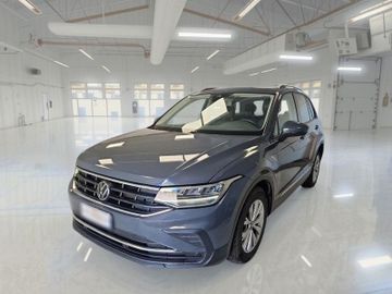 Volkswagen Tiguan - 1