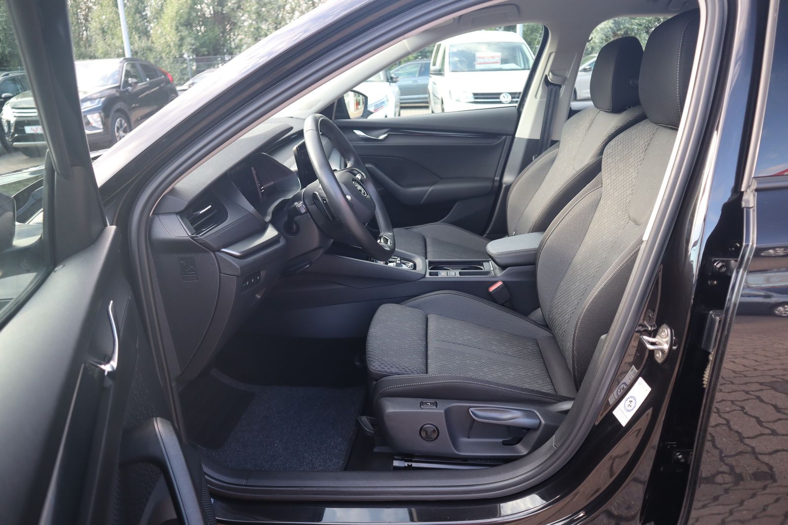Skoda Octavia Combi 1.0 TSI Ambition LED Navi DAB PDC foto 23