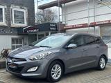 Hyundai i30 Trend *AUTOMATIK*AHK*KAMERA*NAVI*SHZ*KLIMA - Hyundai i30 mit Diesel-Antrieb: Kombi, mit Klimaanlage