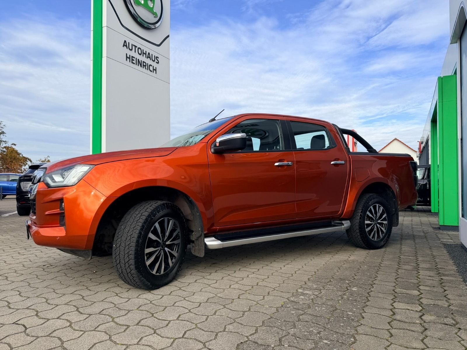 Fahrzeugabbildung Isuzu D-Max Double Cab 4WD V-Cross*AHK*LED*RFK
