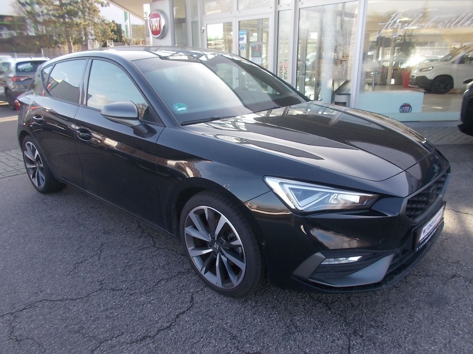 Fahrzeugabbildung SEAT Leon FR 2.0 TDI DSG + LED + NAVI + AHK