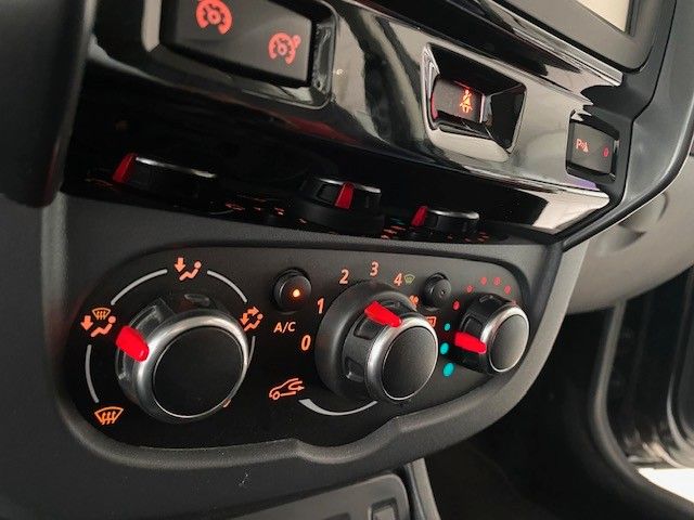 Fahrzeugabbildung Dacia Duster I Black Shadow 4x2 1.2 AHK/KAMERA/NAVI/SH