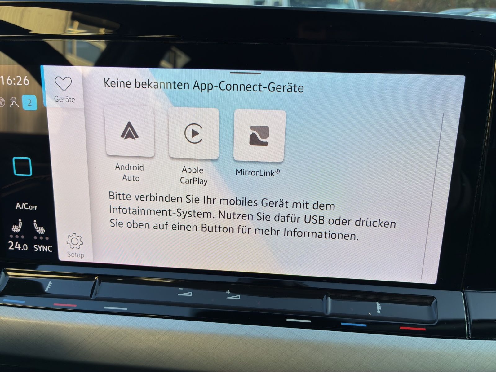 Fahrzeugabbildung Volkswagen Golf VIII Life DSG TDI LED ACC SH PDC Ambiente N