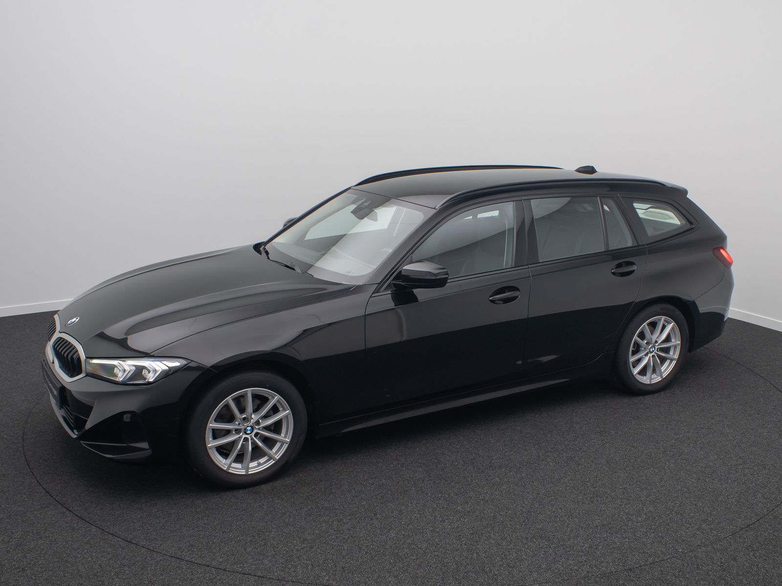 Fahrzeugabbildung BMW 320i GeschwindigReg AHK DAB Sportsitz Teilleder