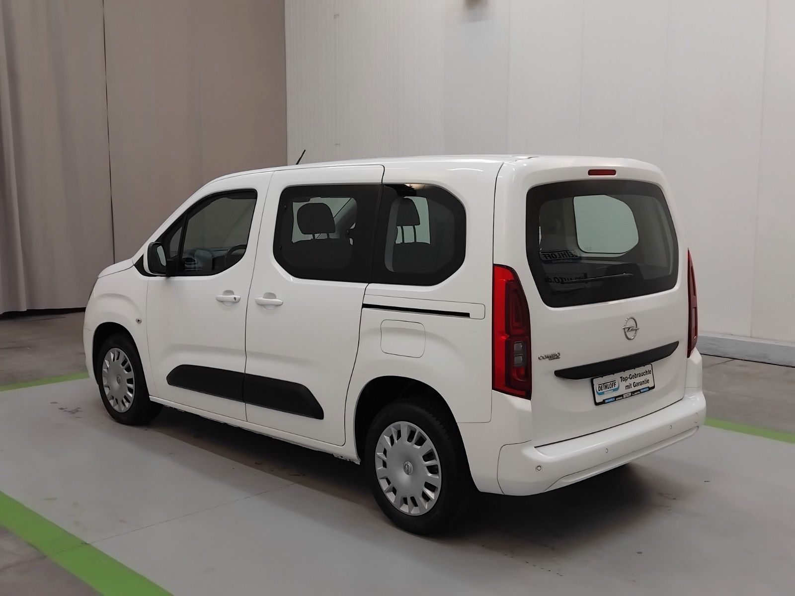 Opel Combo (01/2021, Benzin)