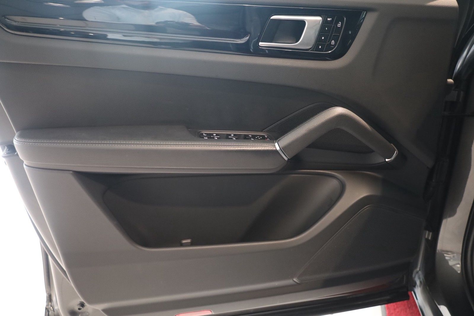 Porsche Cayenne Coupe E-Hybrid Panorama foto 12