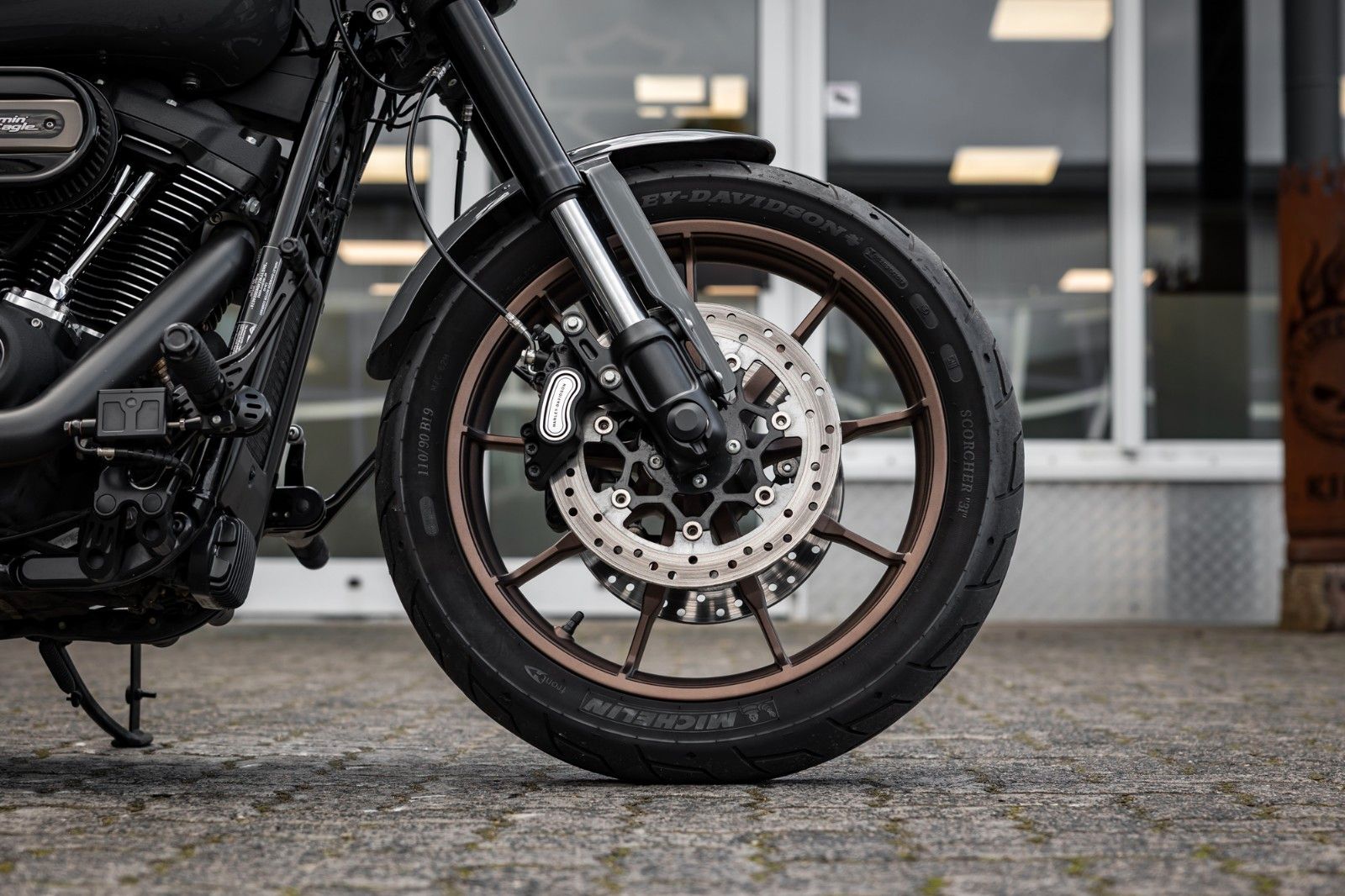 Fahrzeugabbildung Harley-Davidson FXLRS LOW RIDER S 117 CUI - JEKILL&HYDE -