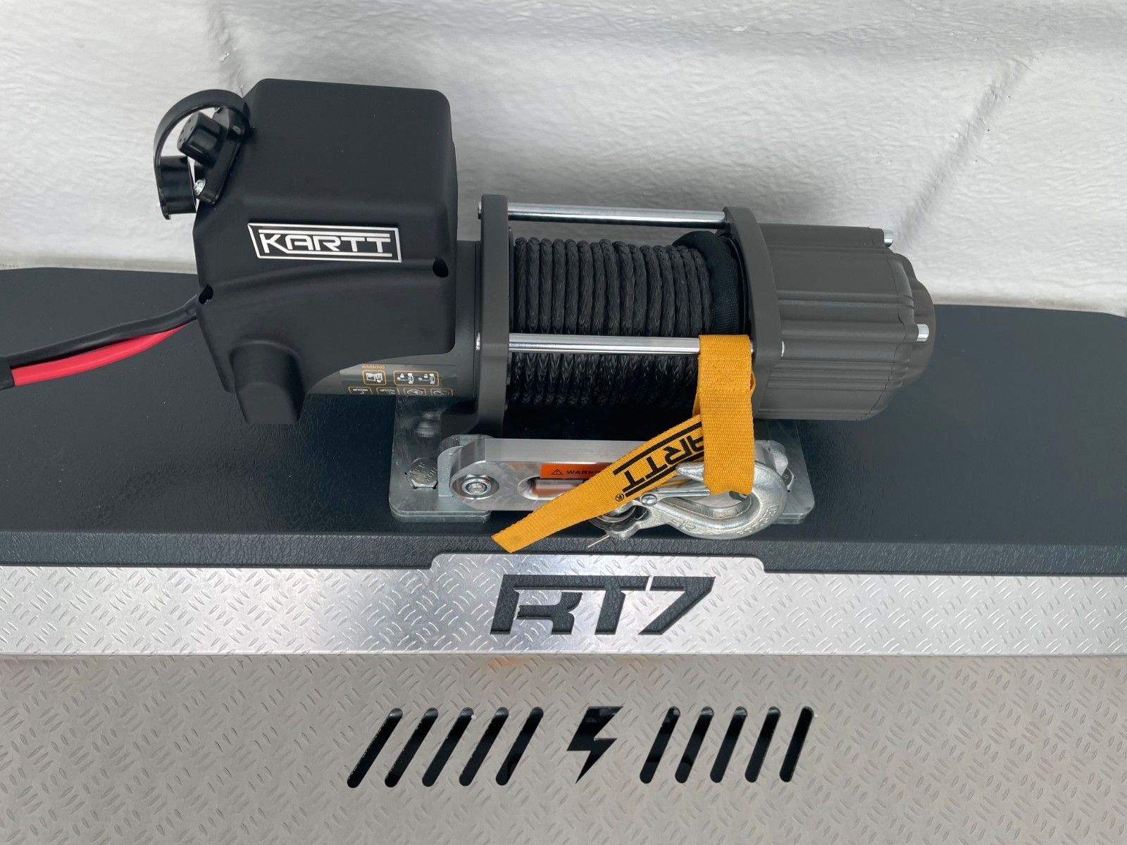 Fahrzeugabbildung Brian James Race Transporter 7 / Länge: 6,16 m / 3.500 kg