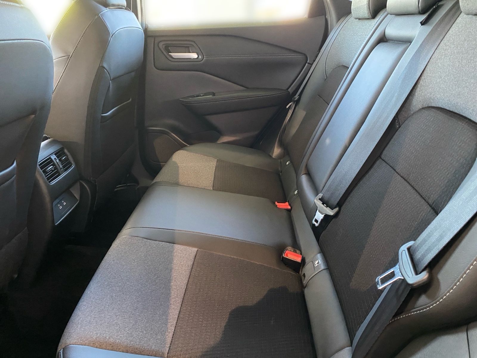 Fahrzeugabbildung Nissan Qashqai N-WAY 1.3 DIG-T MHEV Xtronic *HUD*360'Ka