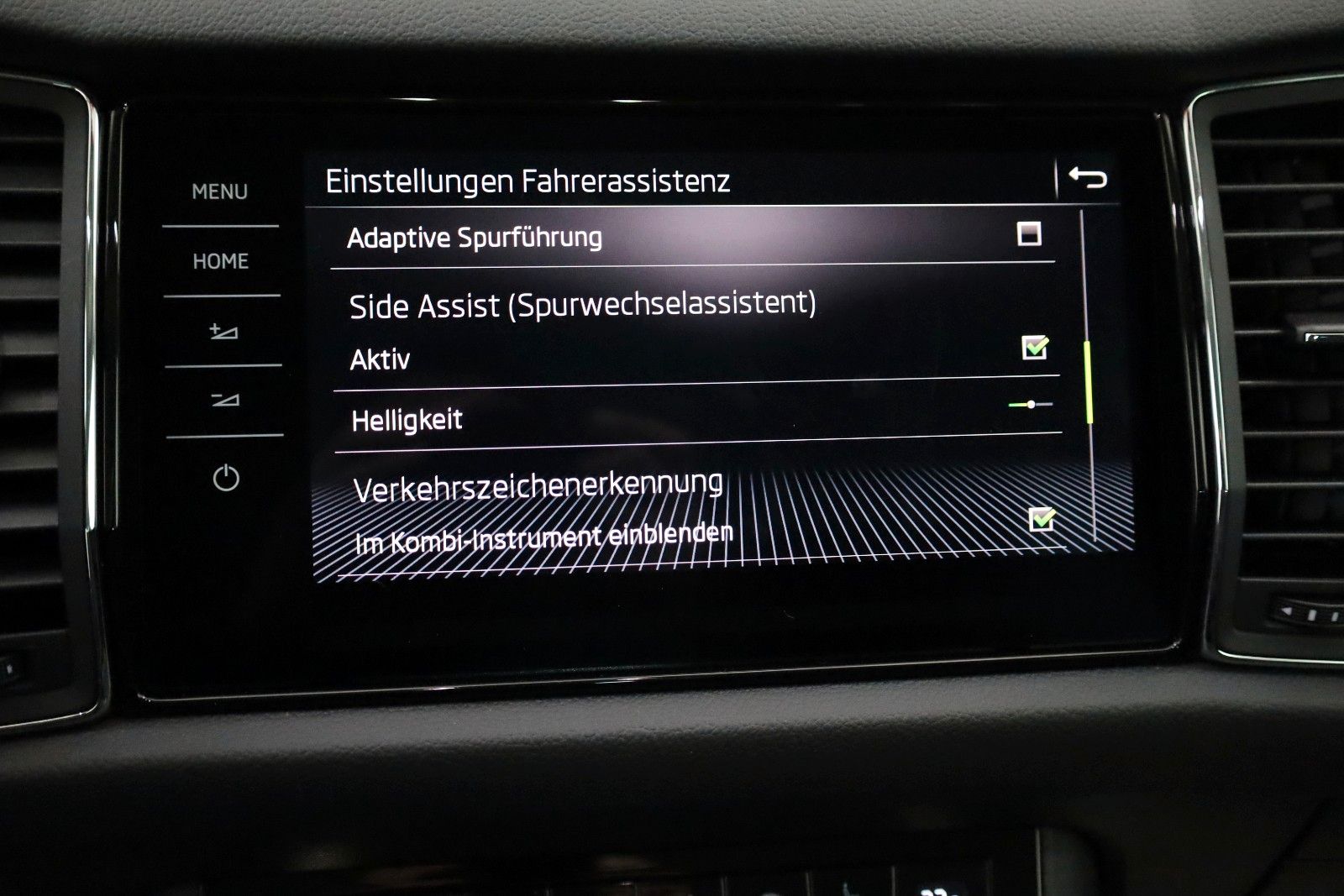 Fahrzeugabbildung SKODA Kodiaq Drive 125 4x4 7 Si,Navi,LED,ACC,AHK,SR+WR