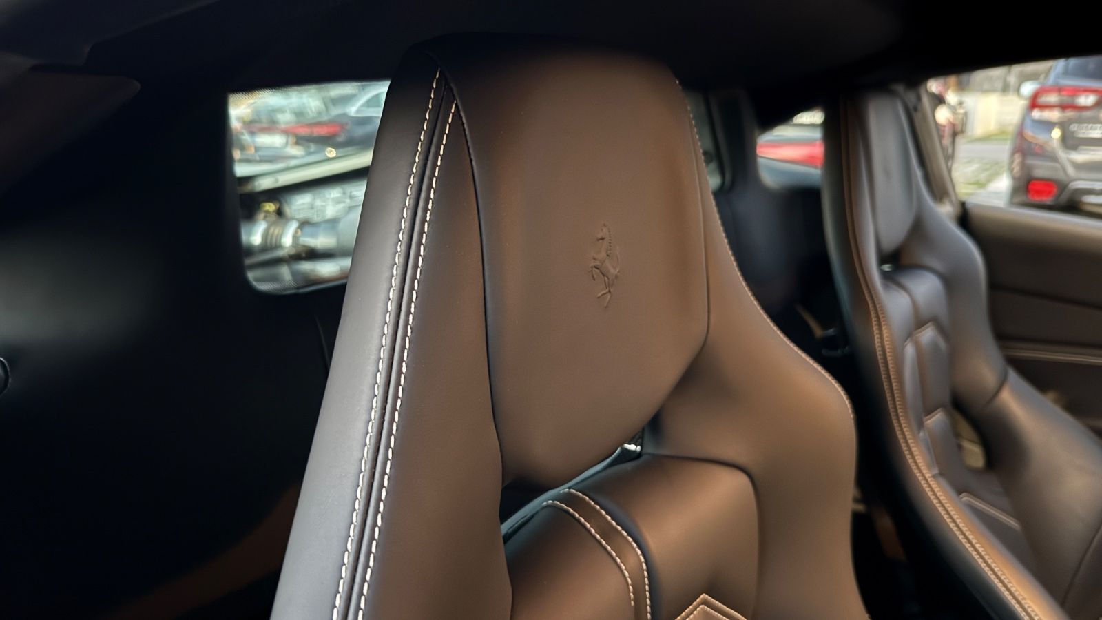 Fahrzeugabbildung Ferrari 488 GTB*ATELIER*Racing Seats*JBL*Sonderlack