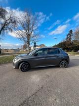 Peugeot 208 PureTech 100 Allure Pack - Peugeot 208 von privat