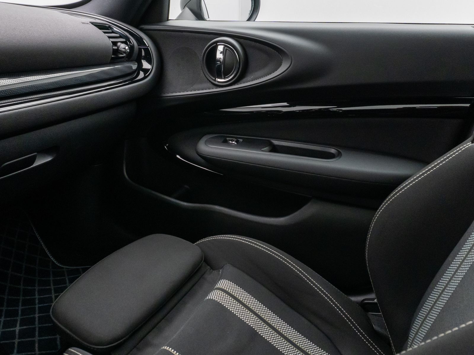 Fahrzeugabbildung MINI Cooper S Clubman Navi Sitzhz Tempomat 8Fach PDCh