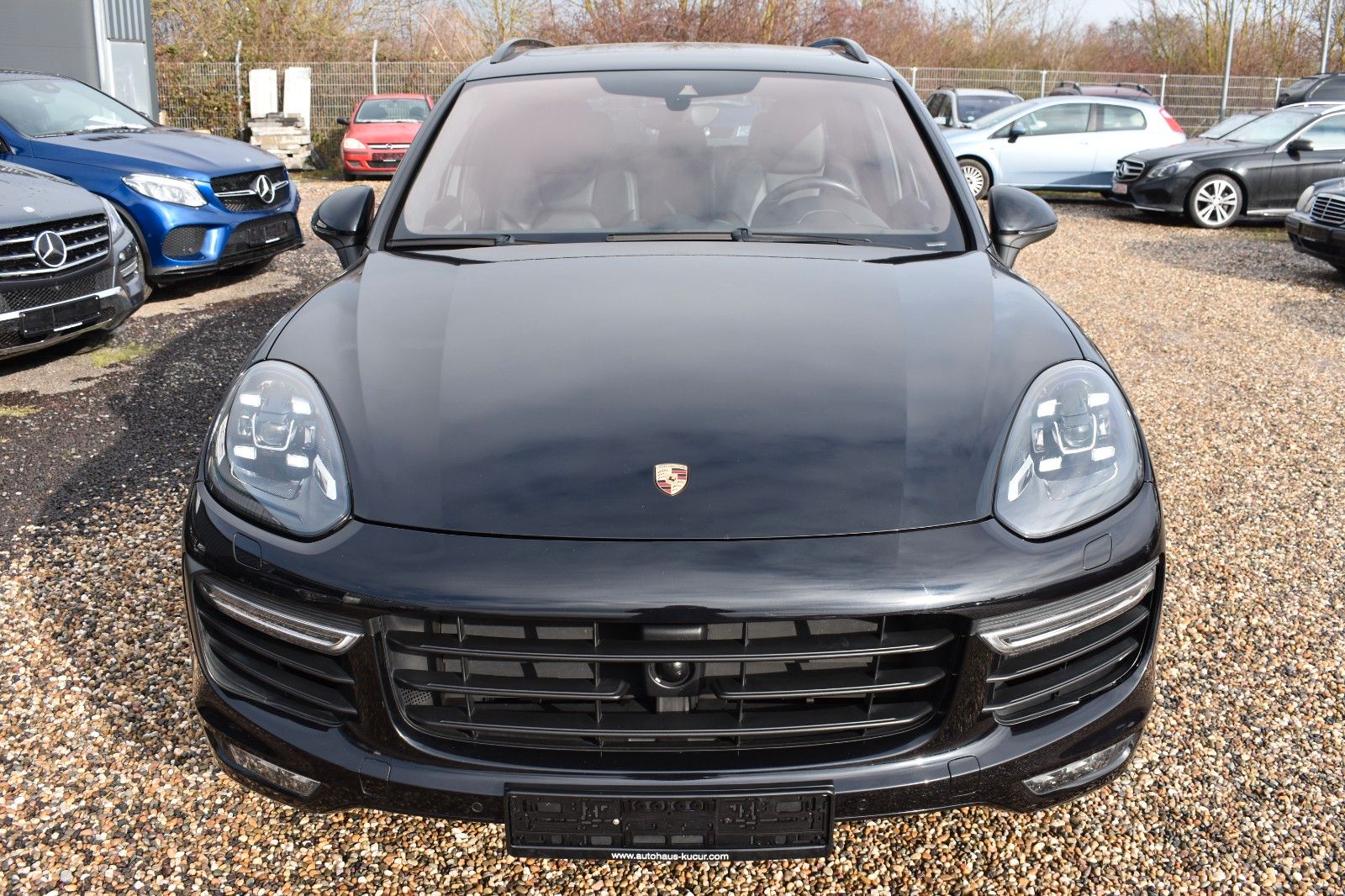 Fahrzeugabbildung Porsche Cayenne Turbo Panorama AHK Sport Chrono Keramik