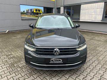 Volkswagen Tiguan - 9
