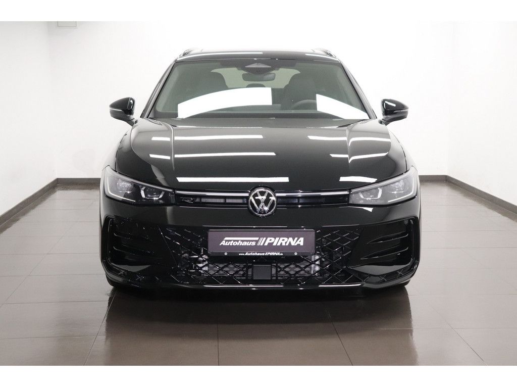 Volkswagen Passat R-Line 1.5 l eHybrid 130 kW/85 KW 6-Gang  imagem 3