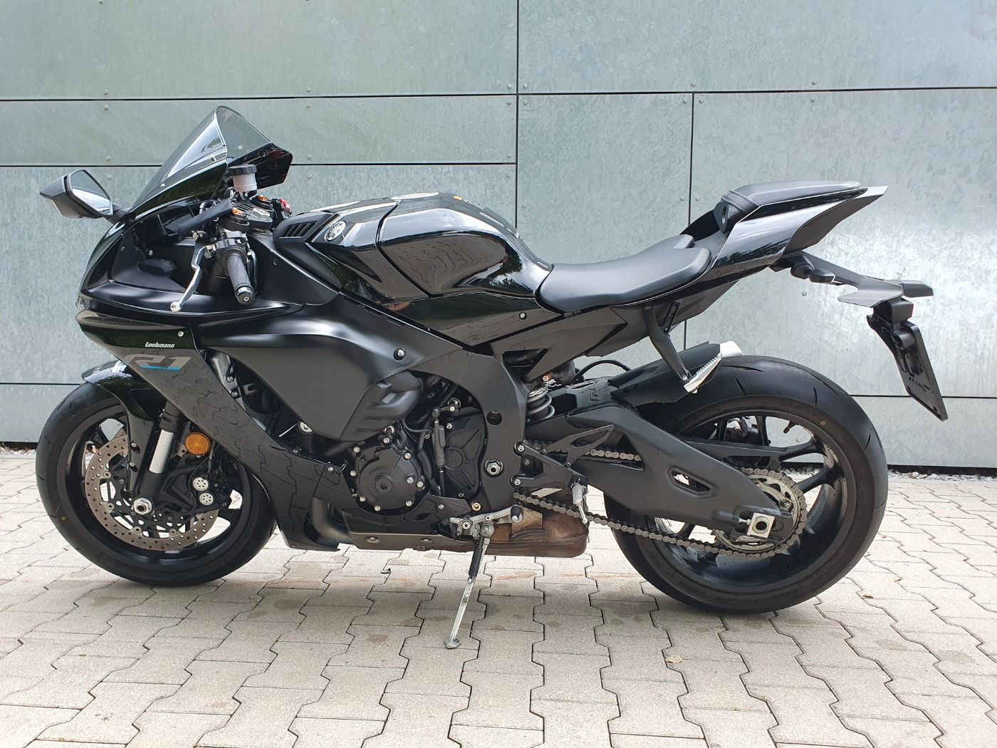 Fahrzeugabbildung Yamaha YZF R 1