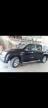Volkswagen Amarok - Volkswagen Amarok: Schwarz