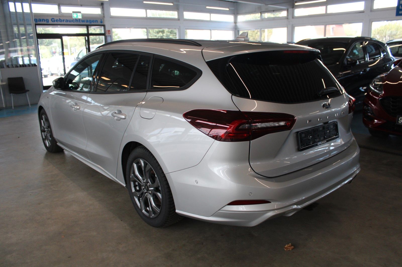 Fahrzeugabbildung Ford Focus ST-Line Turnier Automatik LED ACC CAM uvm.
