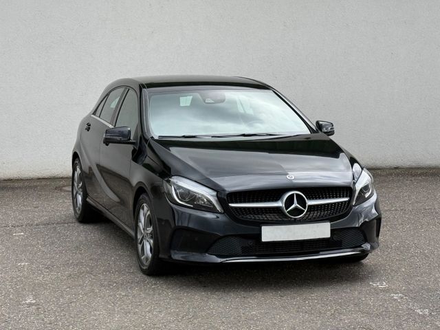 Mercedes-Benz A 220 CDI/KEYLESS GO/NAVI/BI-XENON LED/LEDER/PDC