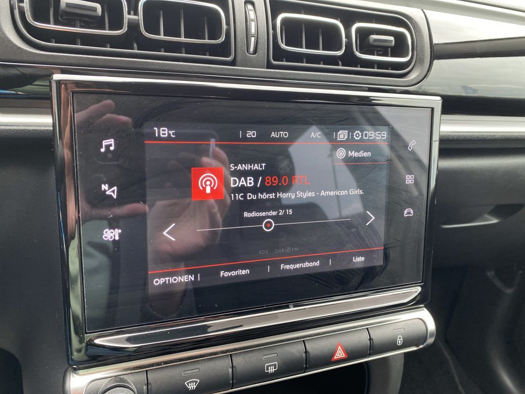 Fahrzeugabbildung Citroën C3 Pure Tech 110 S&S MAX *Navi*Rückf.k.*