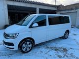 Volkswagen T5 Caravelle*Comfo*ATM*AHK*top Ausst*alle KD VW* - Volkswagen T5 Caravelle aus 2015
