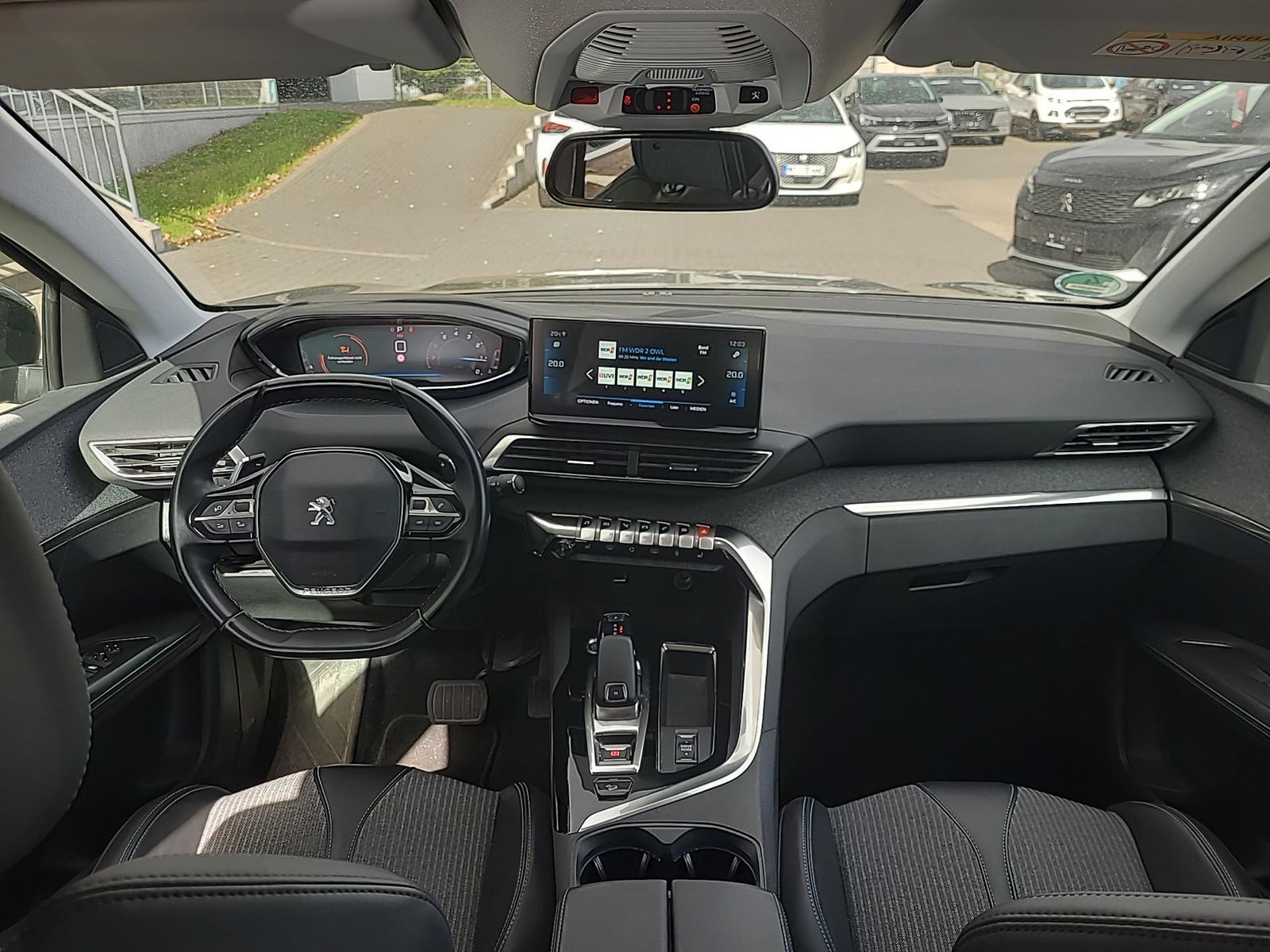 Fahrzeugabbildung Peugeot 3008 Allure +180KAMERA+SHZ+PDC+CARPLAY+TEMPOMAT