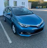 Toyota Auris Touring Sports Hybrid 1.8 - blaue Toyota Auris Touring Sports