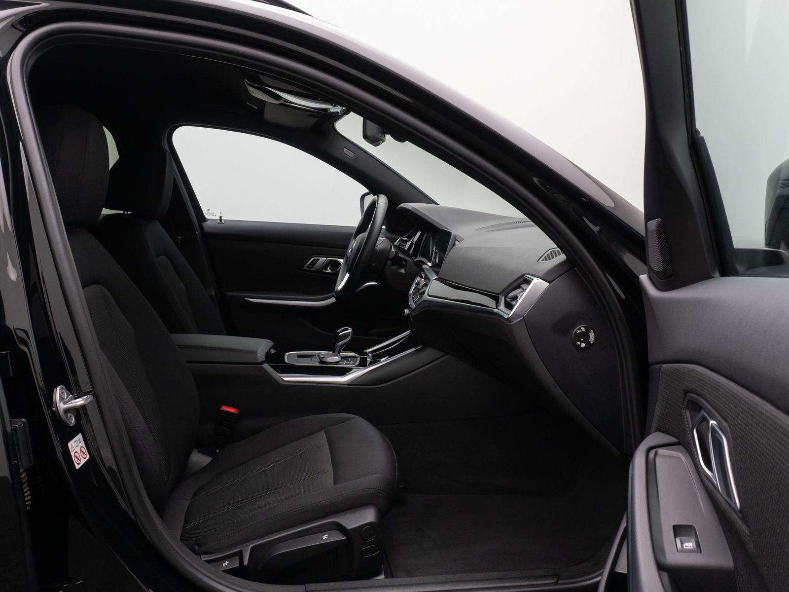 Fahrzeugabbildung BMW 318d HiFi Kamera DAB Alarm WLAN FernlichtAssist