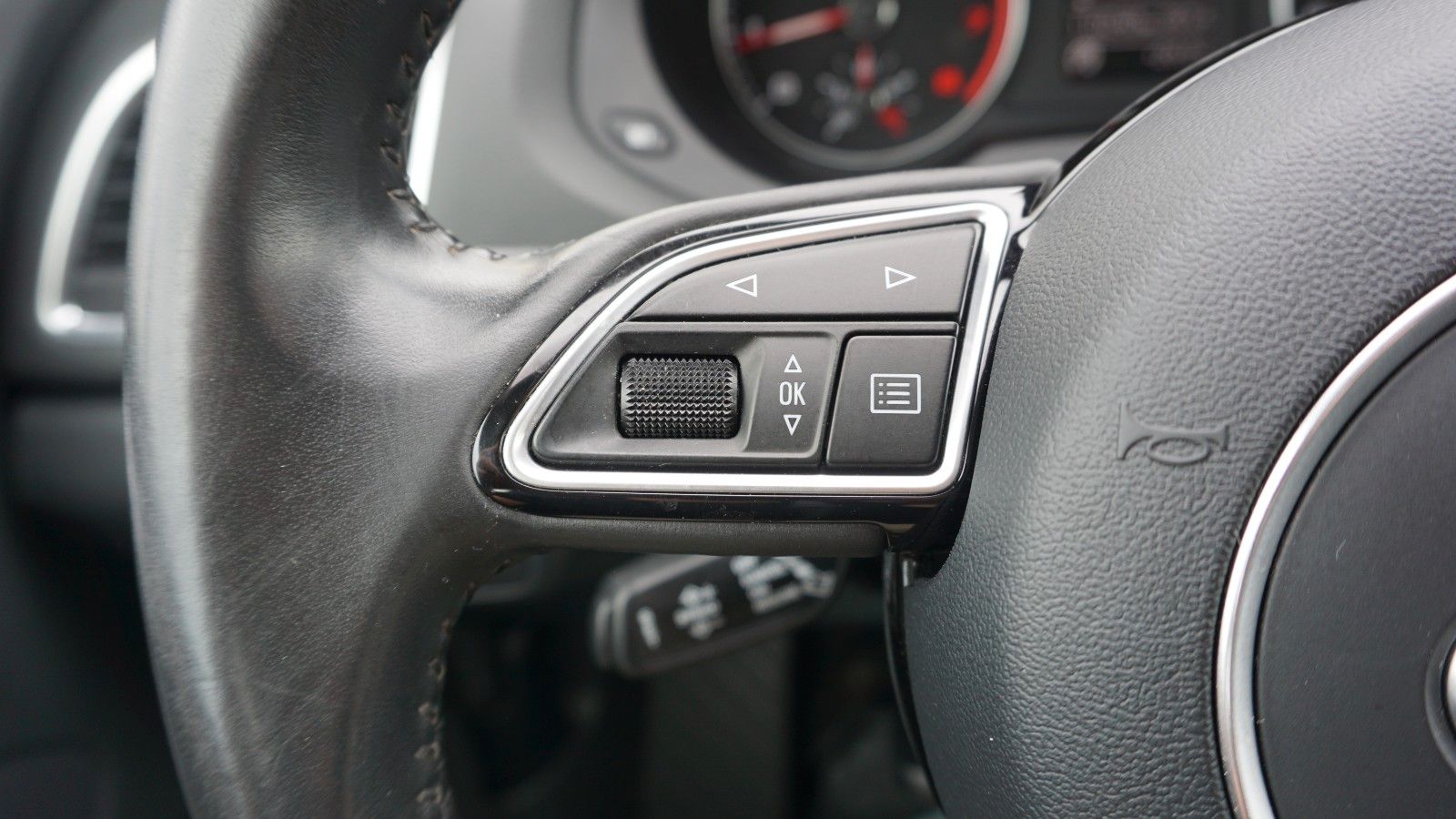 Fahrzeugabbildung Audi Q3 S Line, Navi, LED, AHK, Keyless, Start & Stop