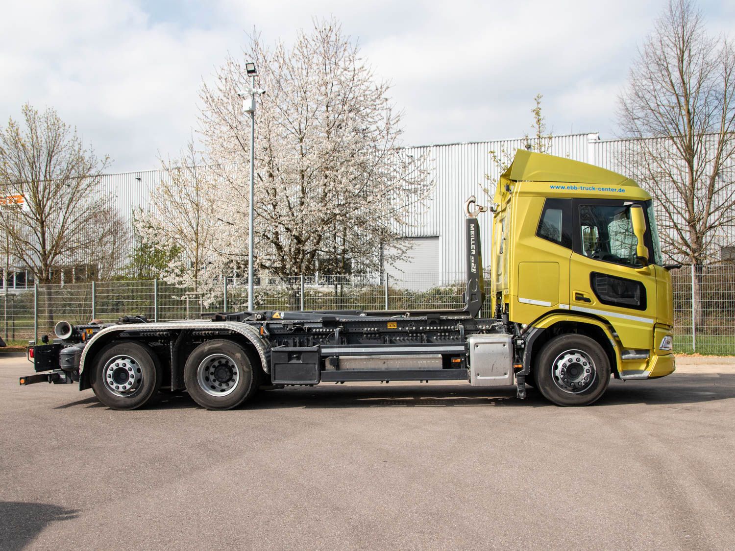 Fahrzeugabbildung DAF FAN XD 450 SL Meiller Abrollkipper