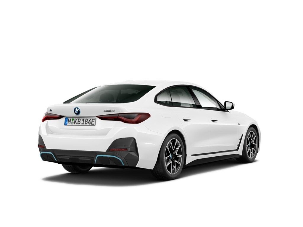 Fahrzeugabbildung BMW i4 eDrive35 Gran Coupe M Sport Anhängerkupplung