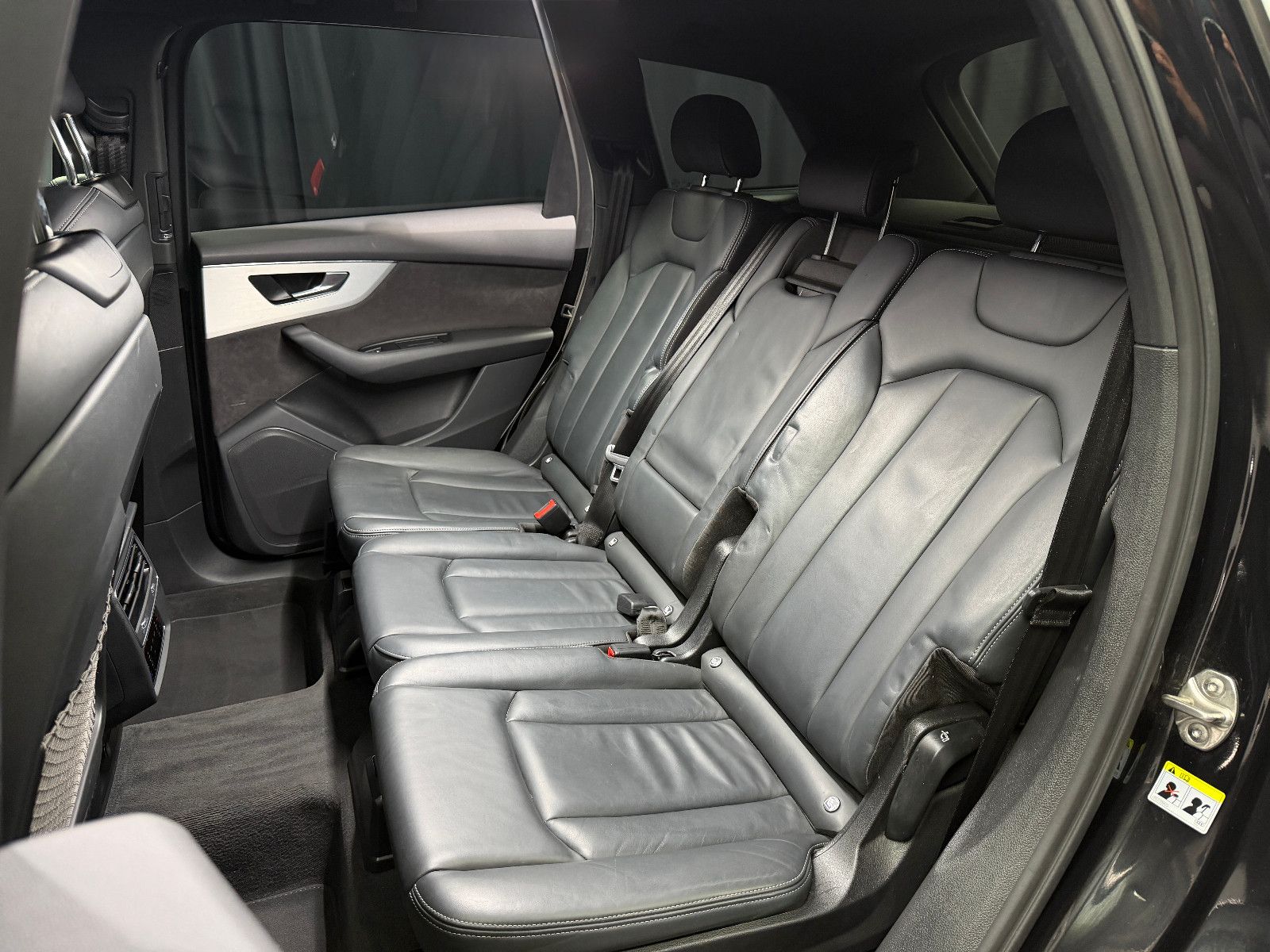 Fahrzeugabbildung Audi Q7 45 TDI quattro S line|PANO|KAMERA