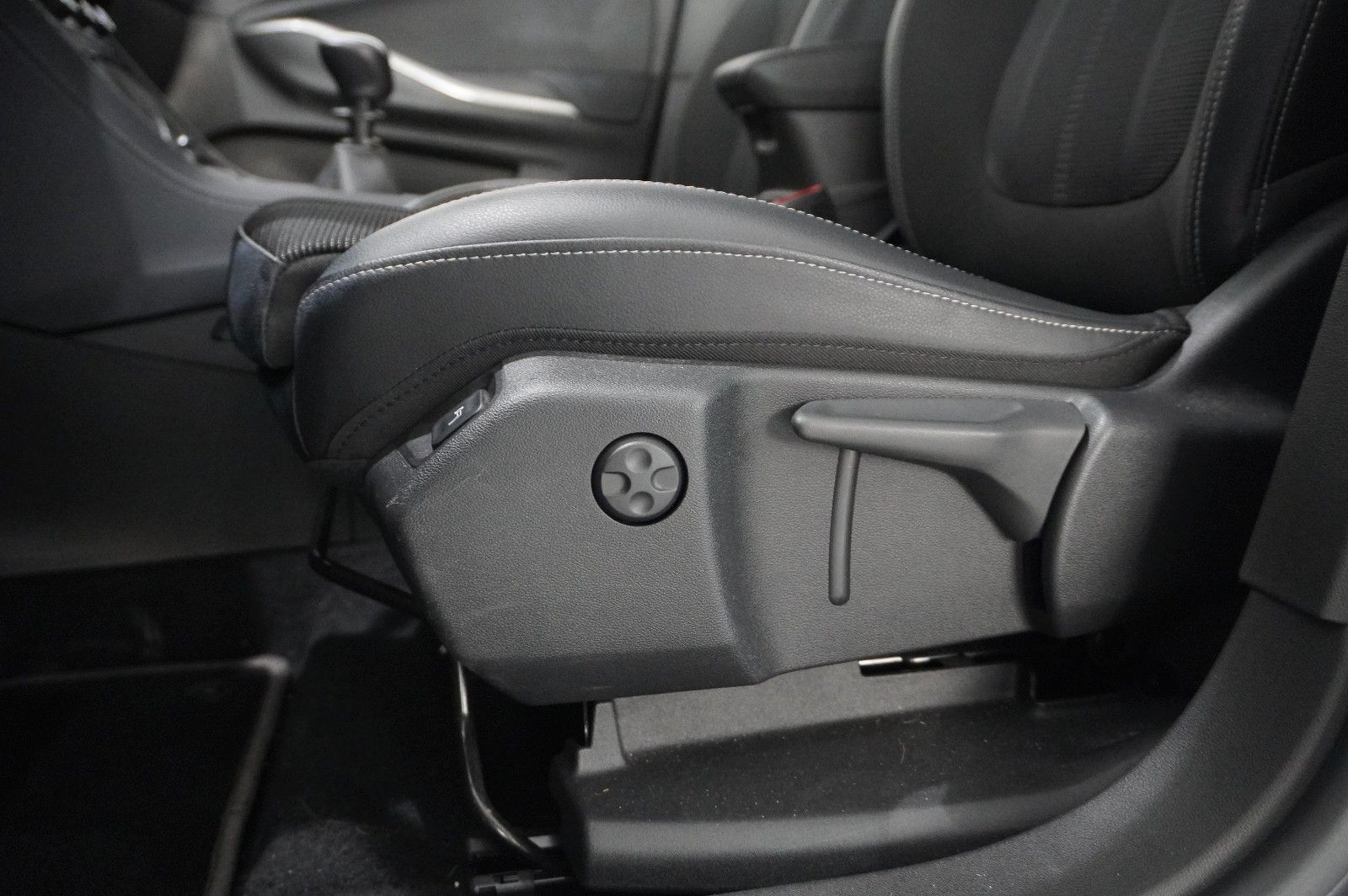 Fahrzeugabbildung Opel Grandland (X) 1.2T GS LINE NAVI/LED/KAMERA/SPORT