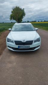 Skoda Superb 2.0 TDI SCR 140kW Style Combi Style - Skoda Superb mit Diesel-Antrieb: Standheizung