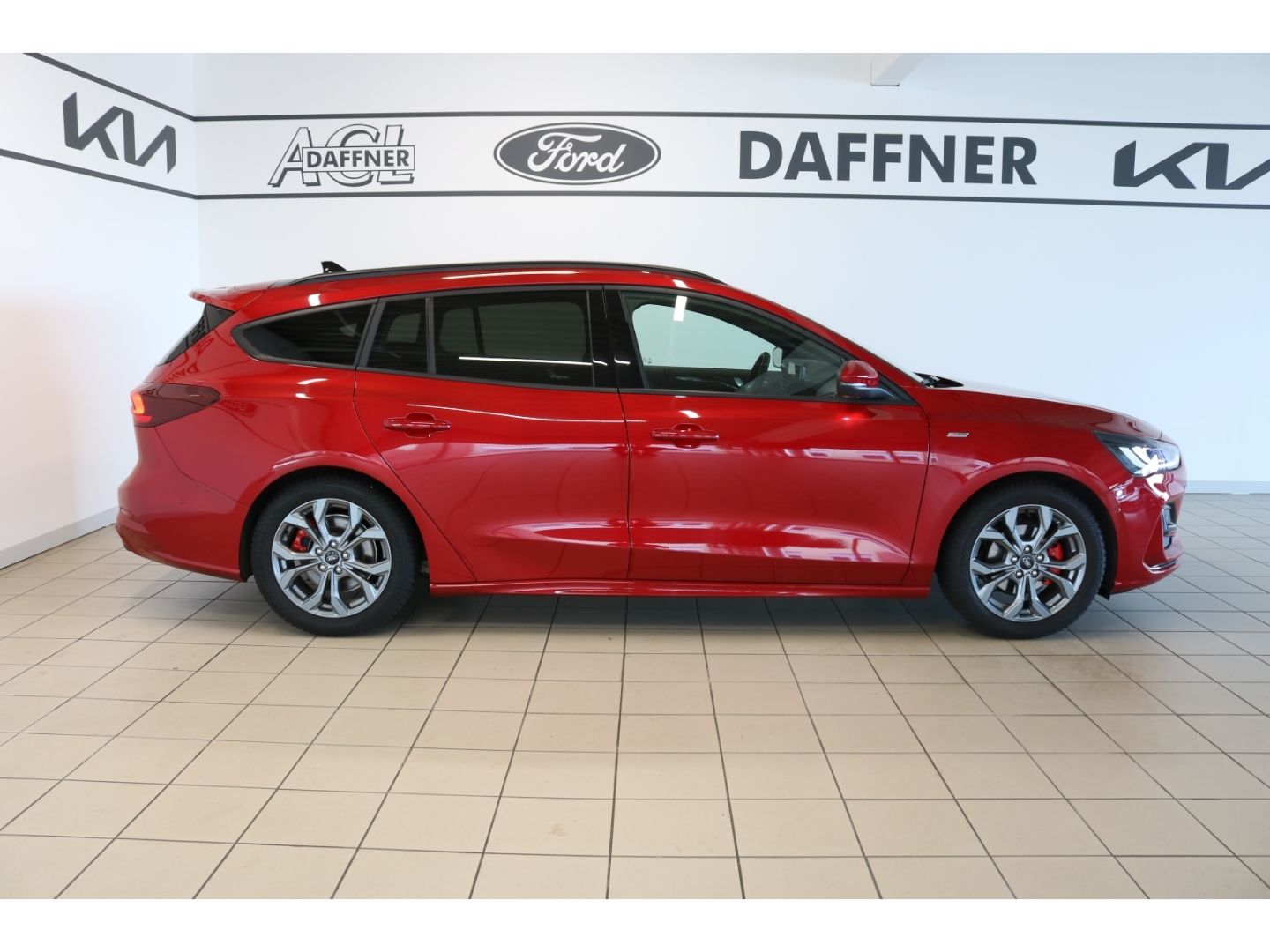 Fahrzeugabbildung Ford Focus Turnier ST-Line X 1.0 EcoBoost Mild-Hybrid