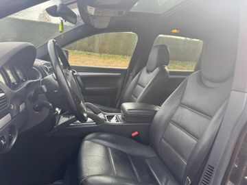 Porsche Cayenne - 9