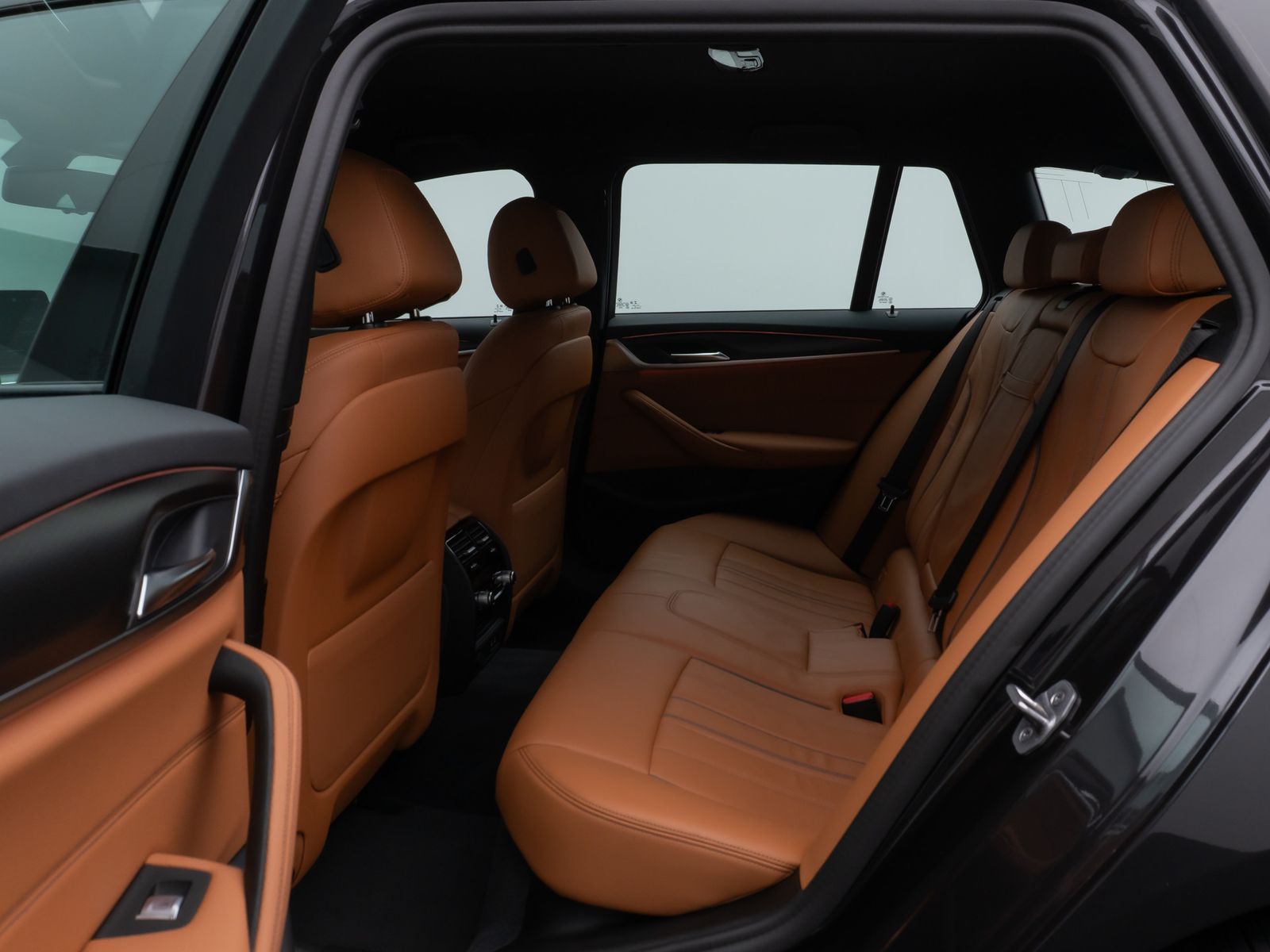 Fahrzeugabbildung BMW 530e M Sport Kamera Laser HUD DAB HiFi Komfort