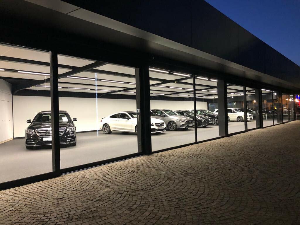 showroom-image-top