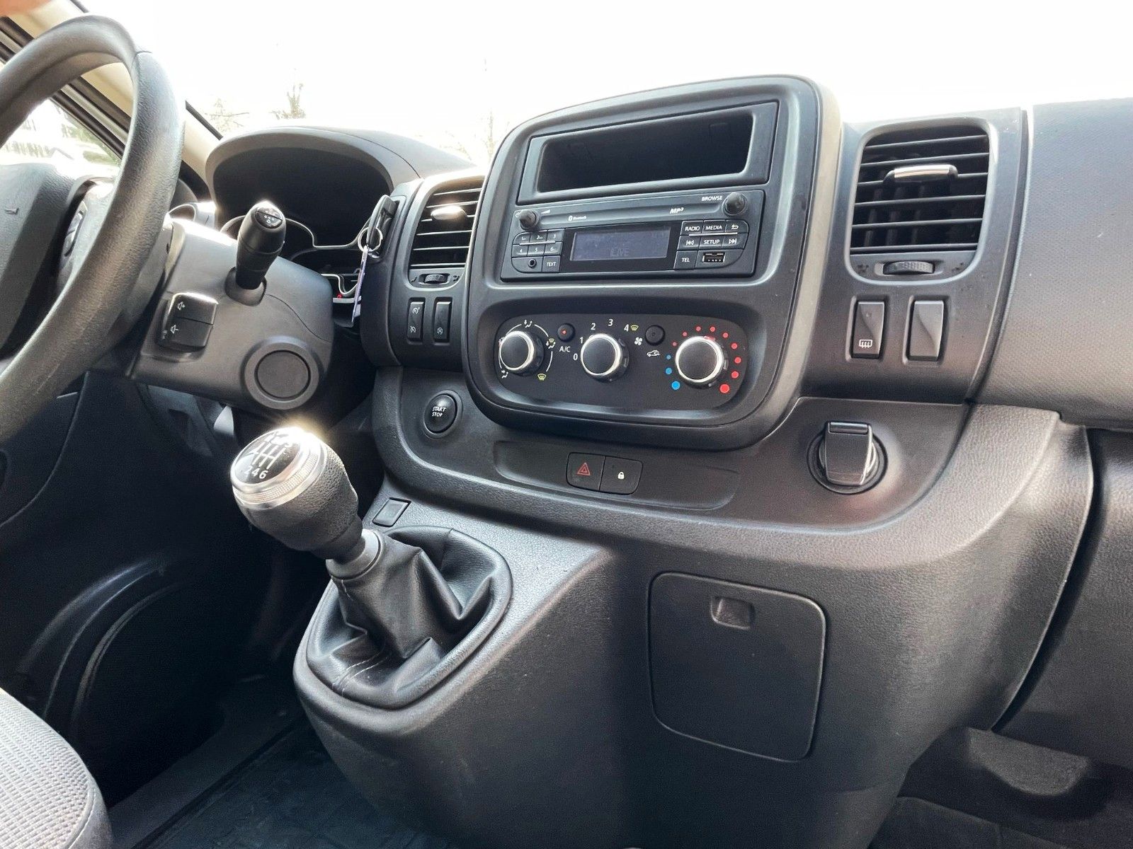 Fahrzeugabbildung Renault TRAFIC KASTEN  L2H1 3,0t KAMERA KLIMA  1.Hd EU6d