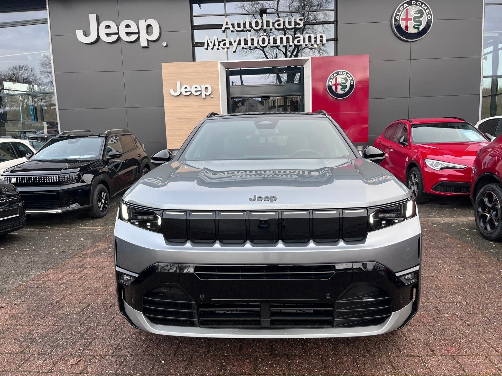 Fahrzeugabbildung Jeep Compass E-Hybrid 1.2 eDCT 100 kW First Edition