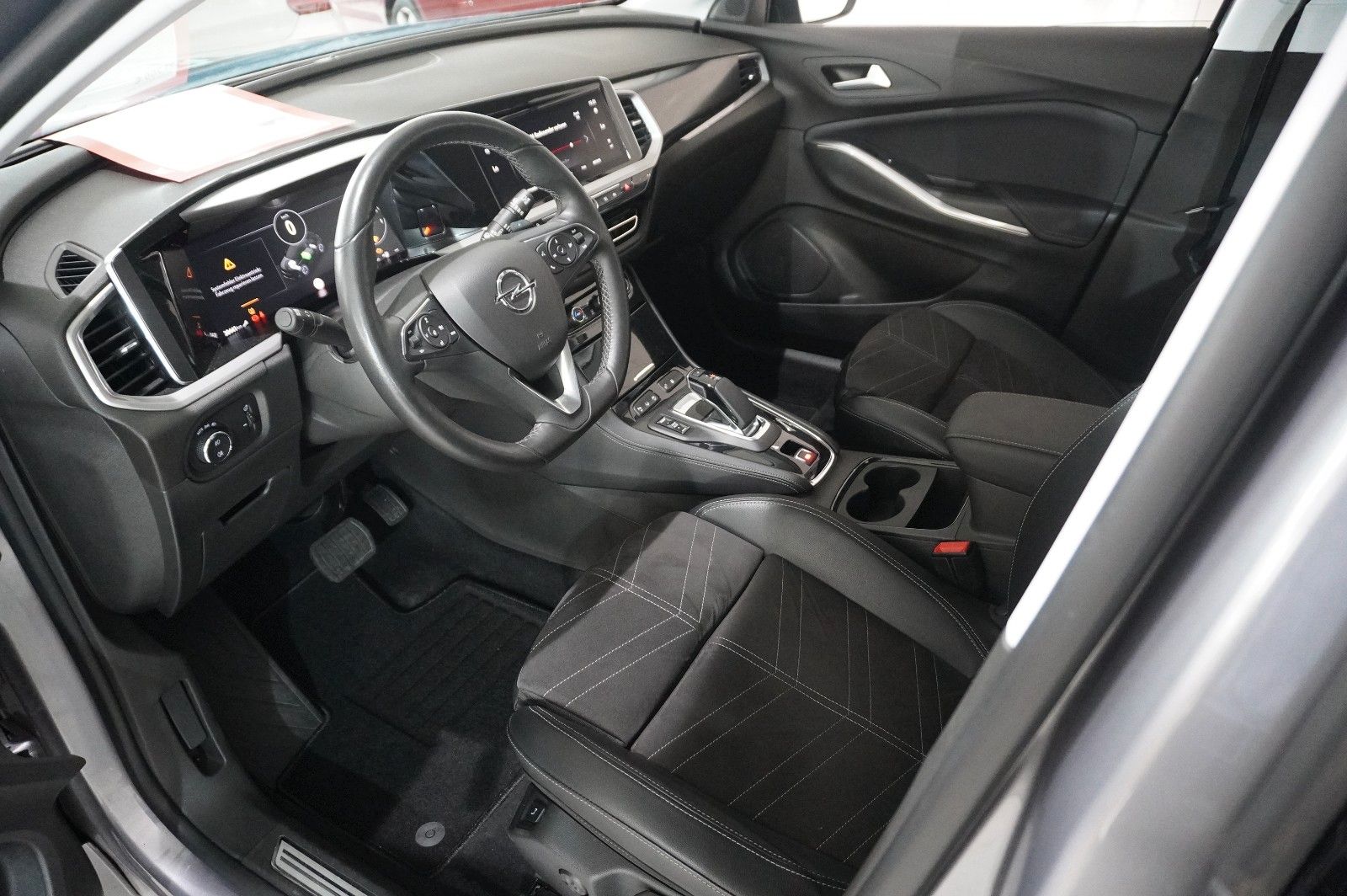Fahrzeugabbildung Opel Grandland (X) ULTIMATE 4HYBRID NAVI/LED/SPORT/SH